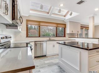 1 Weatherstone Way, Smithtown, NY 11787