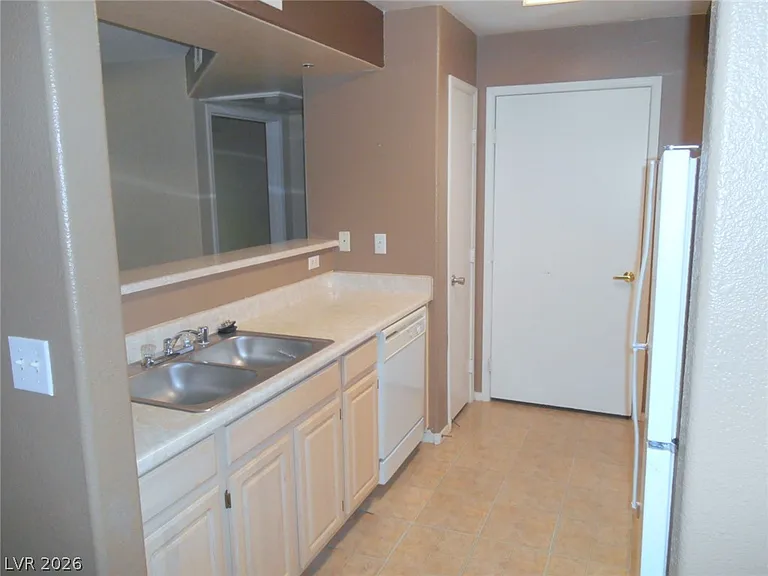 555 E Silverado Ranch Blvd #1073 — Photo 4