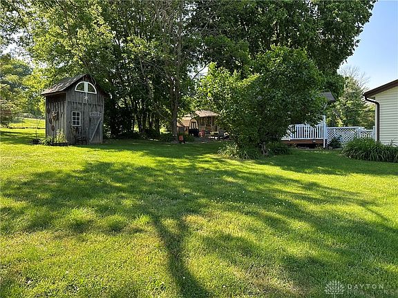 5th image of 3975 Conley Dr