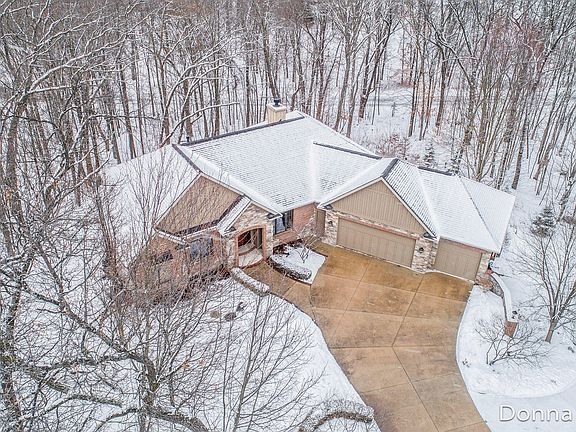 5th image of 4825 Maltese Ct NE
