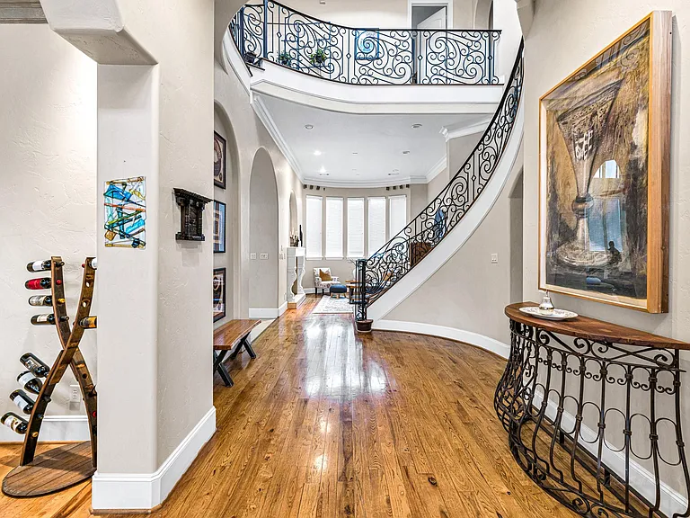 4614 Inker St — Photo 3