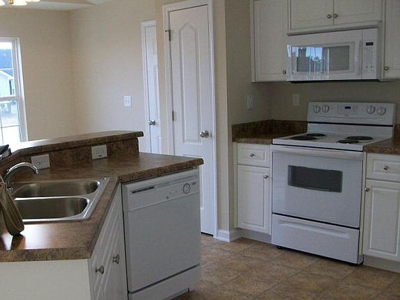 2nd image of 3113 Saint Charles Ave