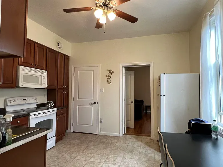 125 S 16th St #2 — Photo 7