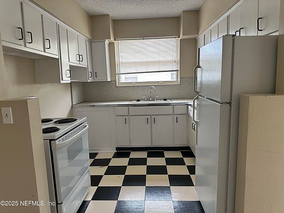4th image of 3411 Hendricks Ave APT 4