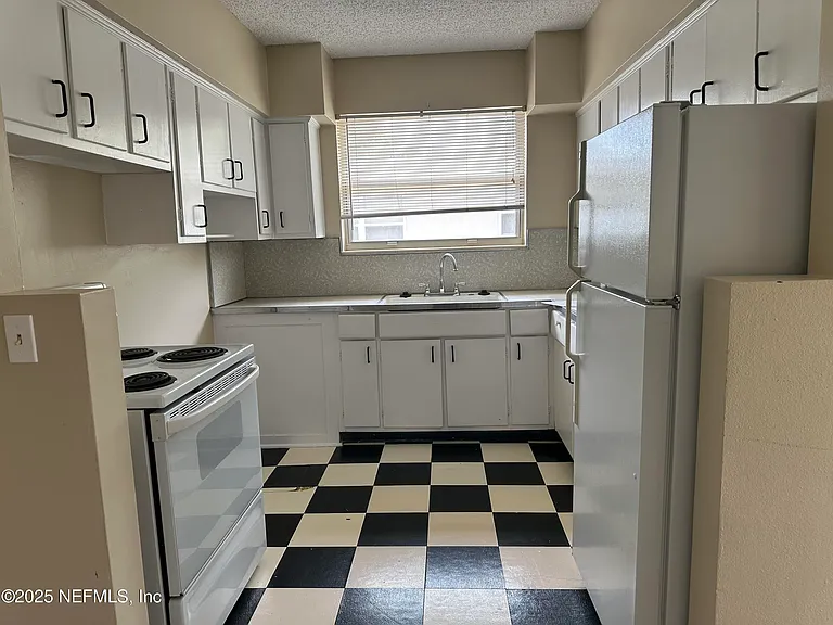 3411 Hendricks Ave #4 — Photo 4