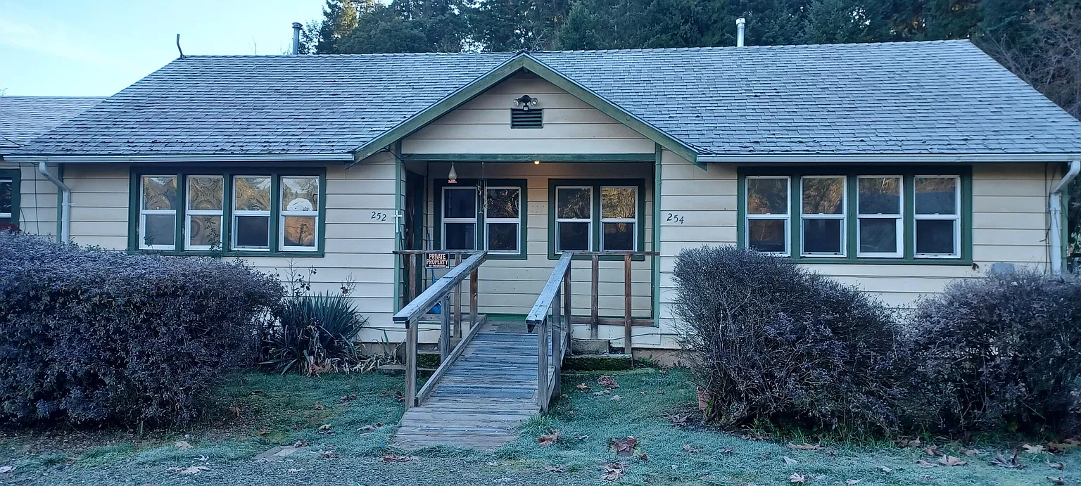 252 5th St photo 1