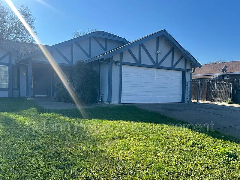 300 Kendrick Ln photo 1