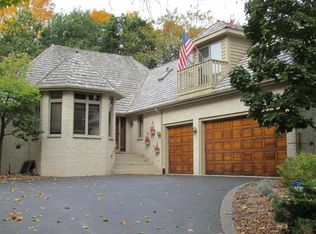 W131N7979 Country Club Dr, Menomonee Falls, WI 53051