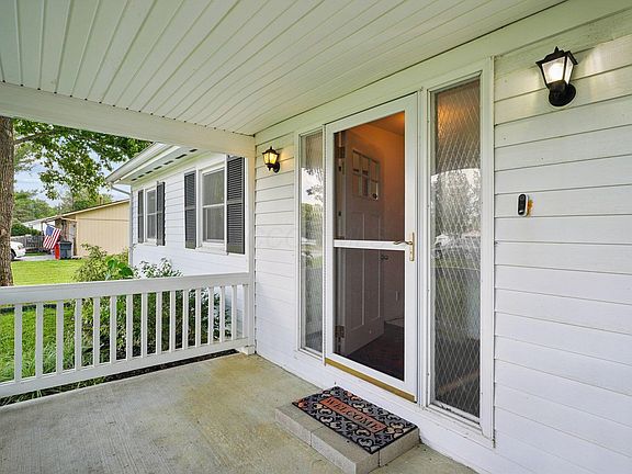 4th image of 144 Stoney Ridge Dr
