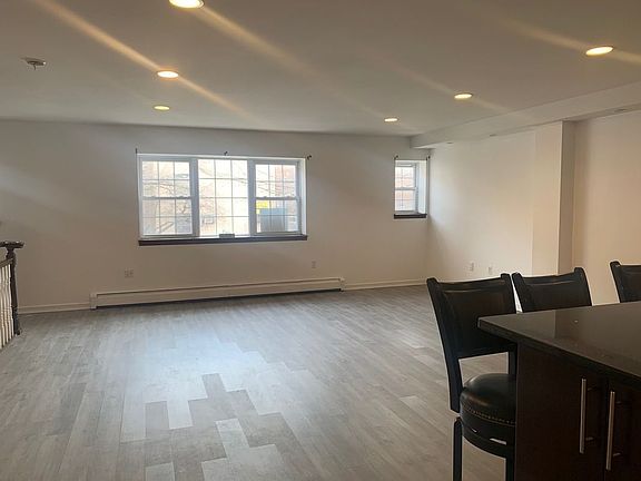4th image of 198 Stuyvesant Ave #2