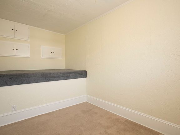 4th image of 1821 11th Ave W APT B