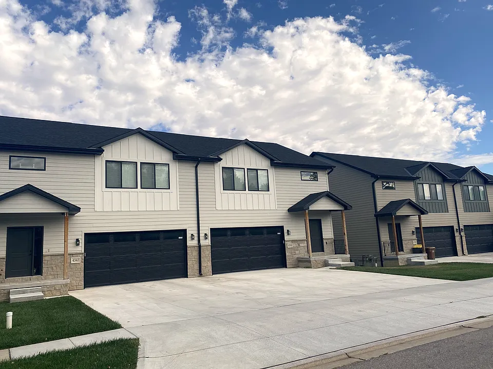 4342-4520 Briarpark Dr