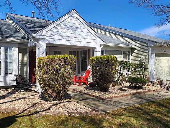 4th image of 924 Liverpool Circle #C