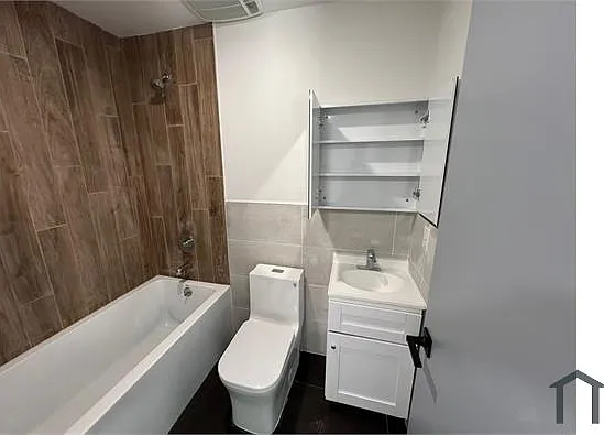 Studio, 600 sqft, $2,646 — Photo 3