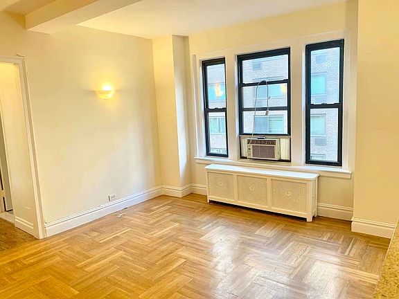 3rd image of 127 W 96th St #9F2