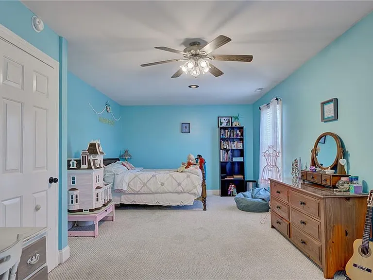 12325 Six Ponds Ln — Photo 7