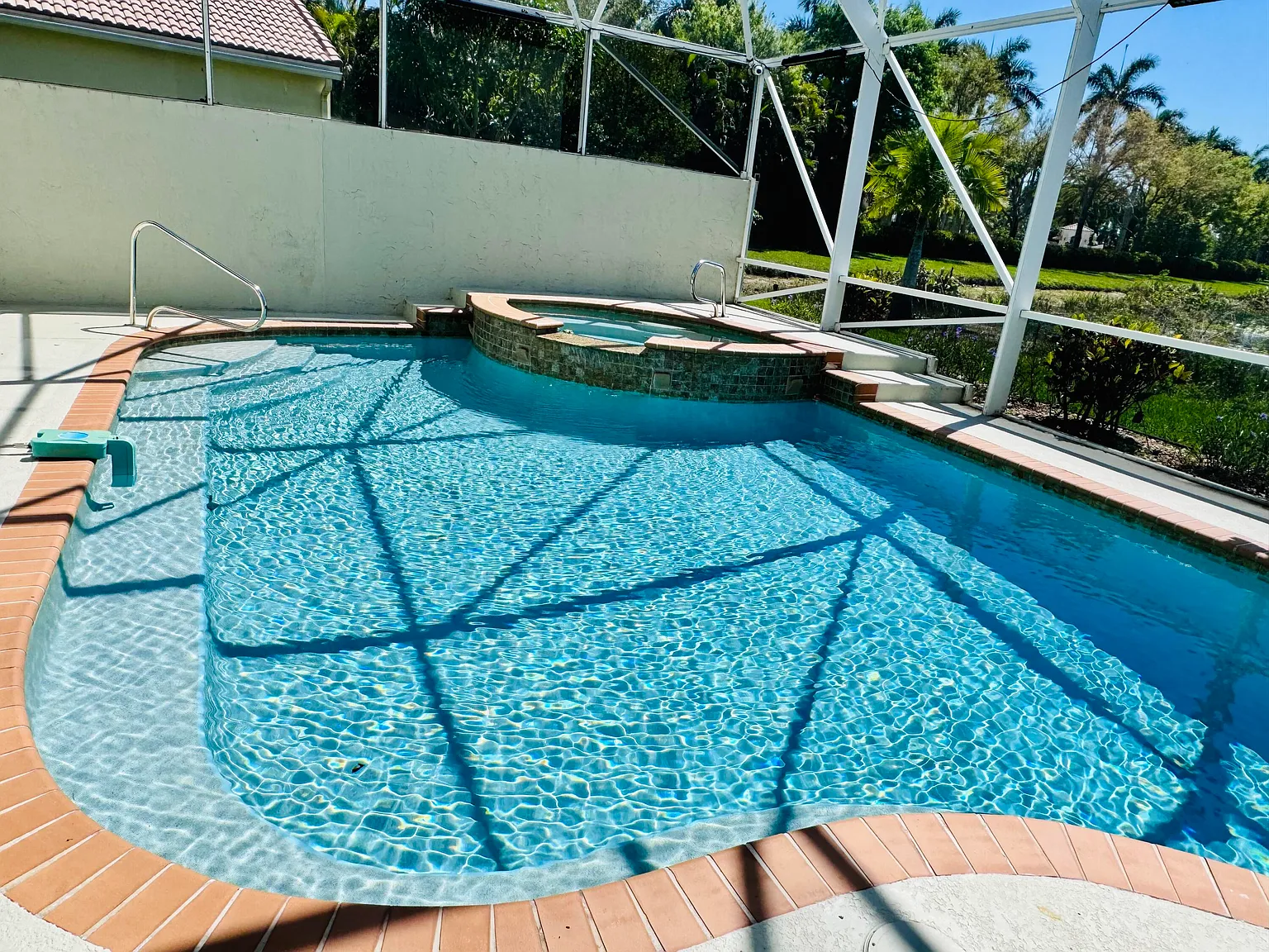 4 bed, 3.0 bath, 2293 sqft, $4,500 — Photo 4