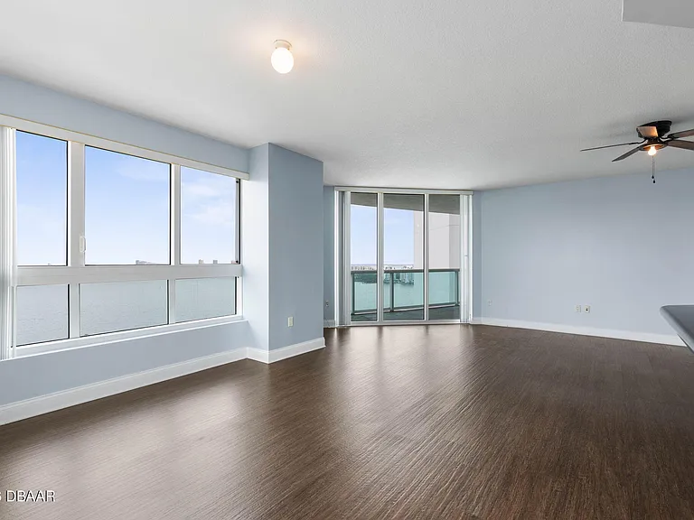 241 Riverside Dr #1710 — Photo 8