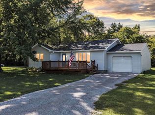 5795 N Lake Dr, Sanford, MI 48657