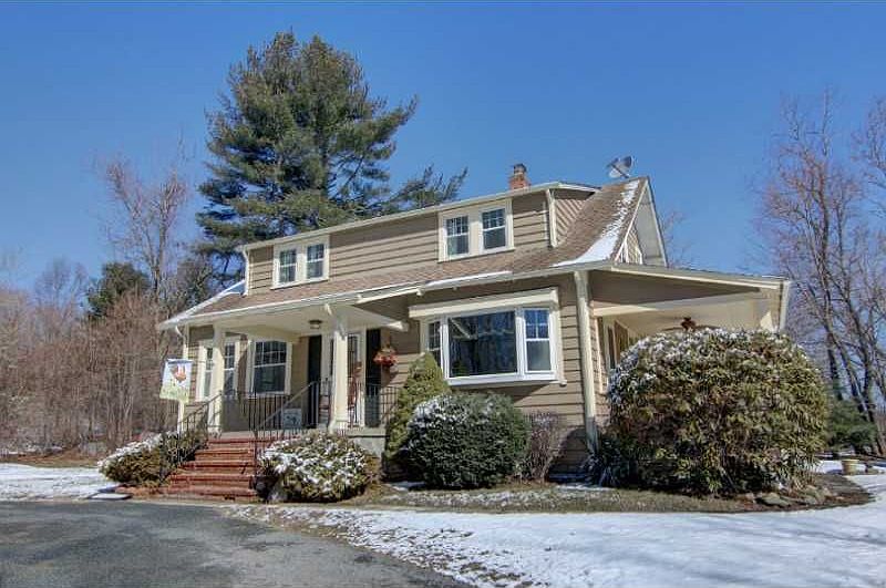 2nd image of 143 Natick Ave