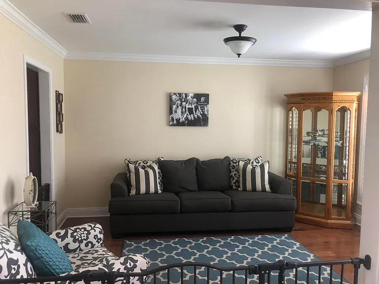 231 Gracie Ln — Photo 3