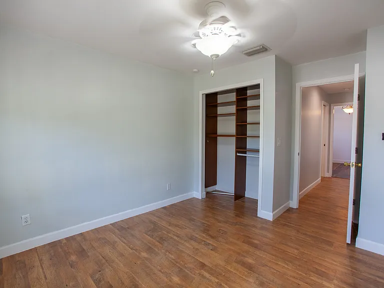 9511 Cypress Dr N — Photo 13