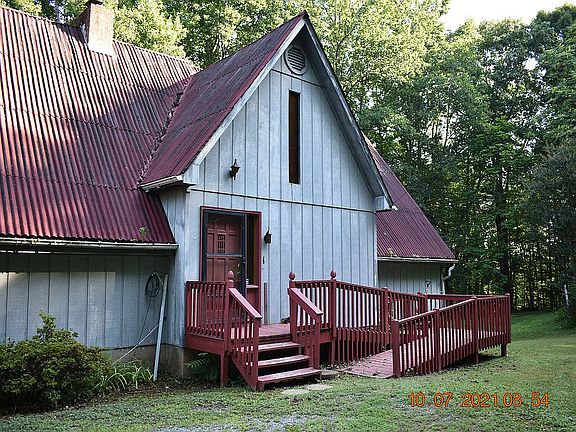 4th image of 695 Pine Valley Dr