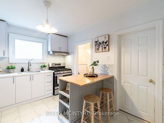 4th image of 2 Birch Tree Cres