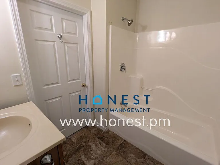 1635 Lewiston Rd #9 — Photo 22