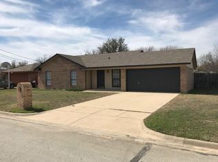 421 Saddle Rd, White Settlement, TX 76108