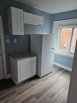 2415 W Grand St — Photo 3