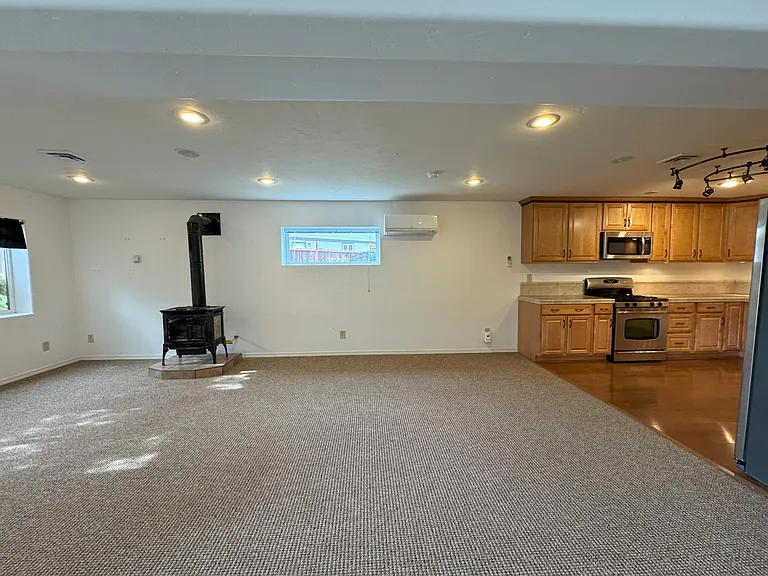 402 Sunridge Ave — Photo 5