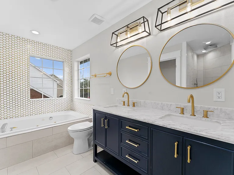 2407 Country Club Dr — Photo 10