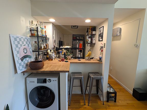 4th image of 60 Gibson St APT 210