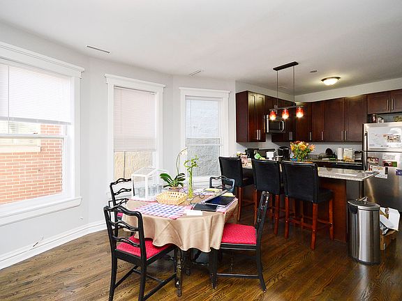 2nd image of 3940 N Southport Ave APT 3F