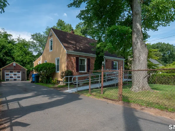 40 Packard Street, Manchester, CT 06040