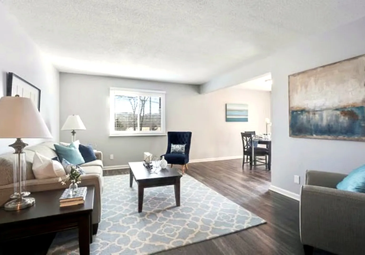 Renovated Apartment In Martin City/South Kansas City — Photo 2