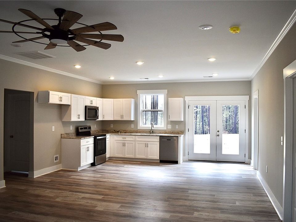 2nd image of 140 Sky Ln