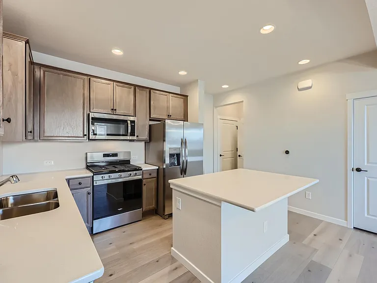 3665 Levy Park Dr — Photo 2