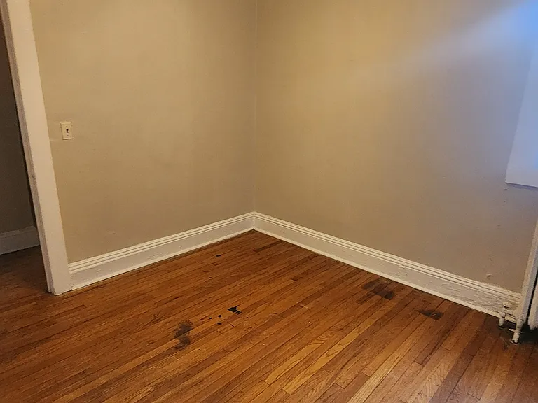 542 Washington Ave — Photo 3
