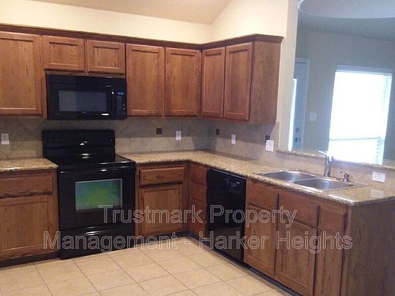 4th image of 3412 Lucas St