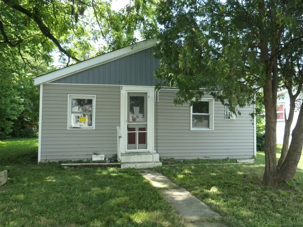 755 2nd St, Shelbyville, IN 46176