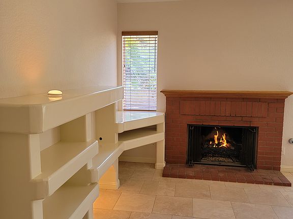 5th image of 1725 El Aire Pl