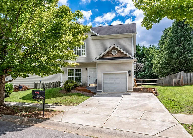 12414 Twelvetrees Ln — Photo 16