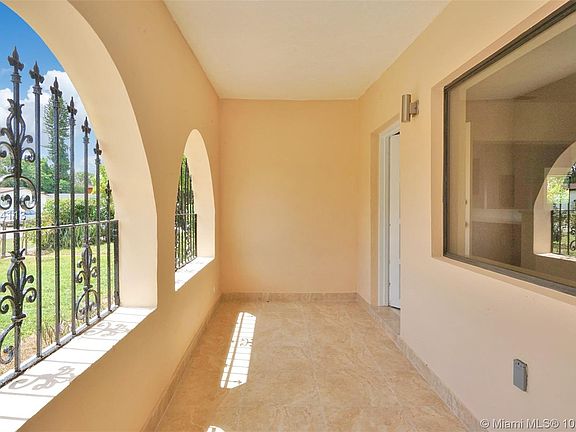 4th image of 4021 NW 190th St