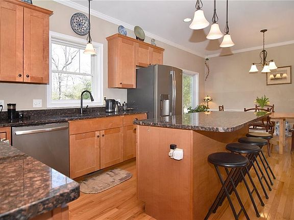4th image of 55 Teakwood Dr W