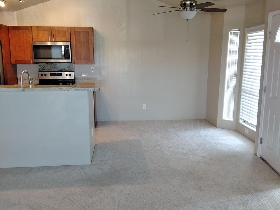 1st image of 75-6081 Alii Dr Unit Vv 202