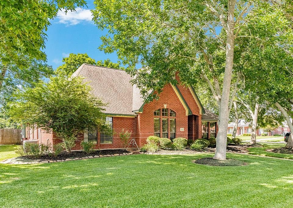 217 Violet Ln, Lake Jackson, TX 77566 MLS 11405400 Zillow