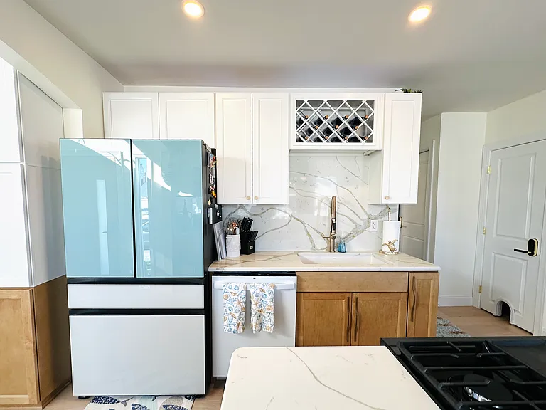 400 N Oxford Ave — Photo 3