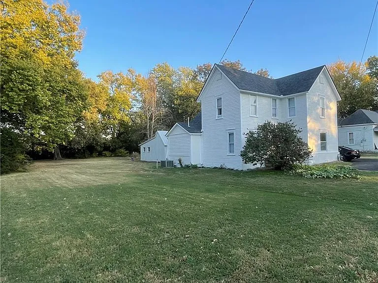 515 S Washington St — Photo 10